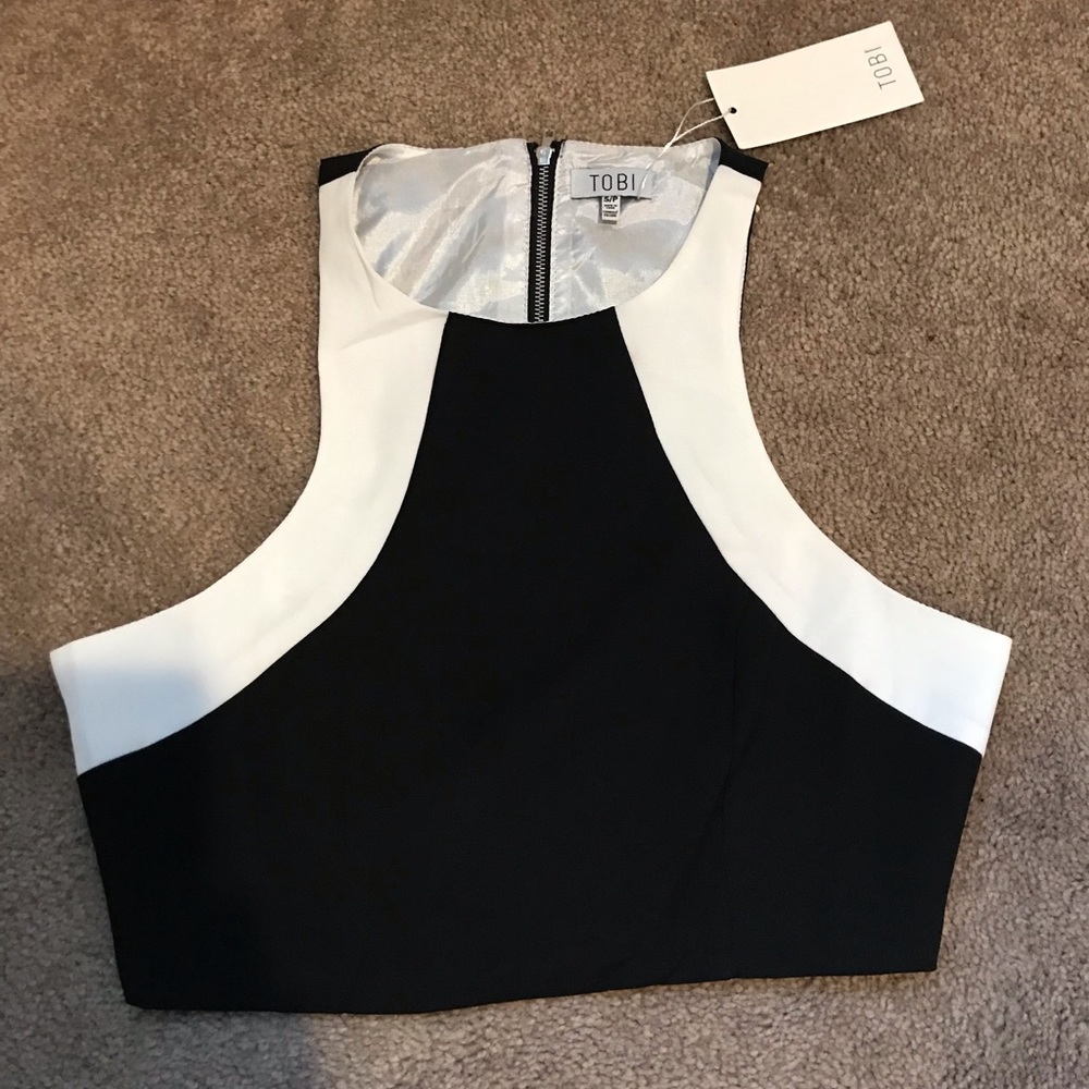 **NWT** Black and White Panel Zip Crop Top